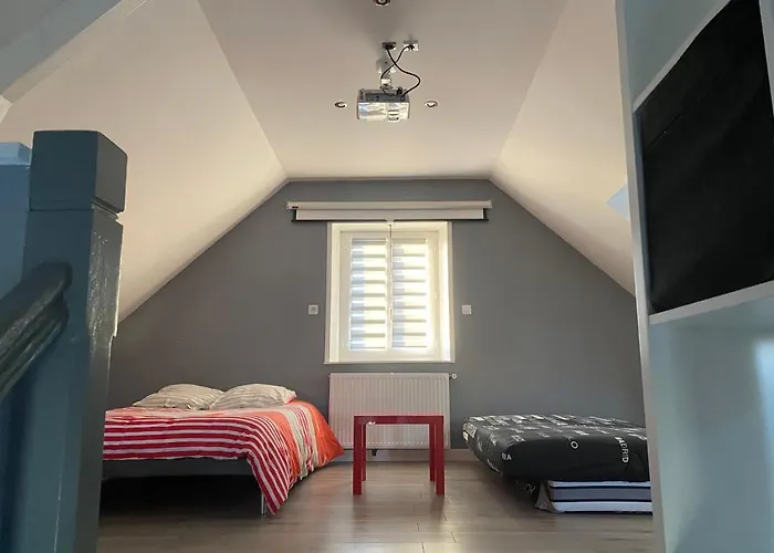 Les Vagues, Villa Avec Garage